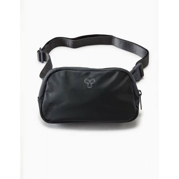 Aritzia on-the-way exposed mini bag,‎ Coal Grey - Picture 2 of 4